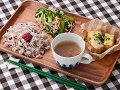 雑穀ごはんと厚揚げチーズの献立