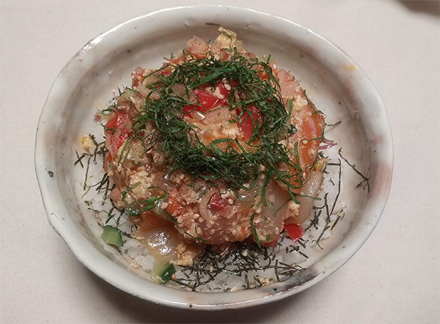 夏越ごはん（夏野菜とお刺身の漬け丼）